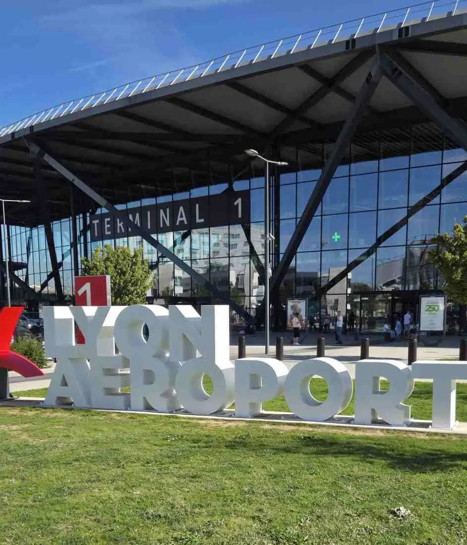 Aéroport de Lyon Saint-Exupéry — transfert taxi depuis Bourgoin-Jallieu
