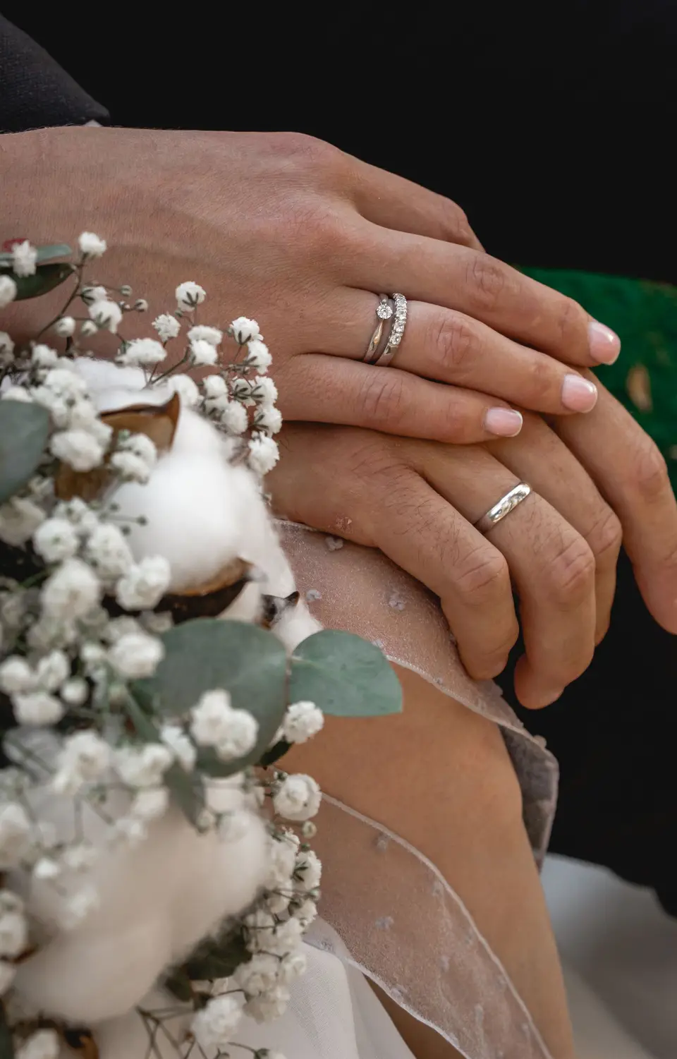 Alliances et bouquet de mariée — taxi mariage et événements dans le Nord-Isère